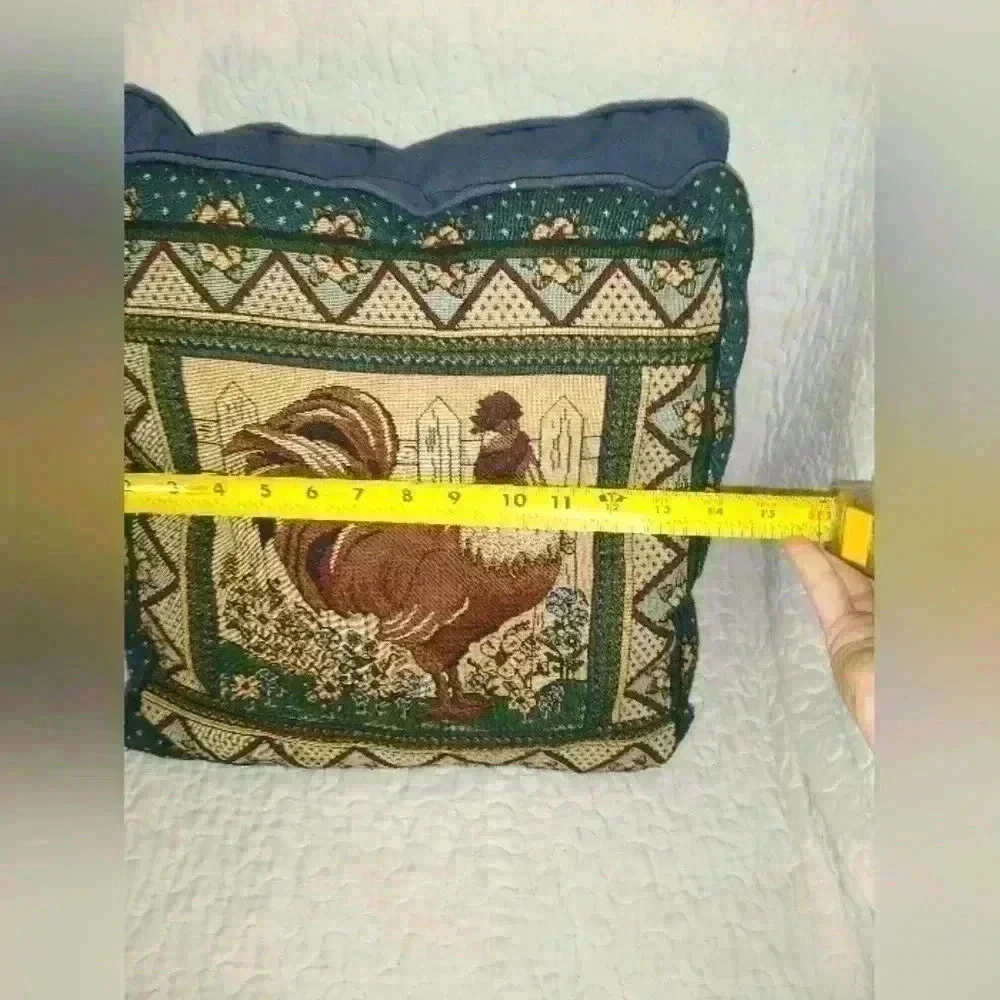 VTG FRENCH COUNTRY FARMHOUSE ROOSTERS DECORATIVE THROW PILLOWS TWO